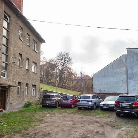 Zechenterova Apartament *